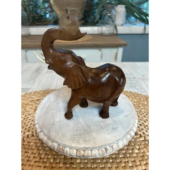 Vintage hand carved elephant with tusks. - Picture 3 of 7